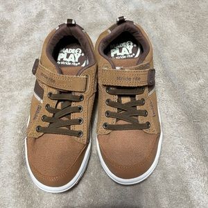 Stride rite walking shoes